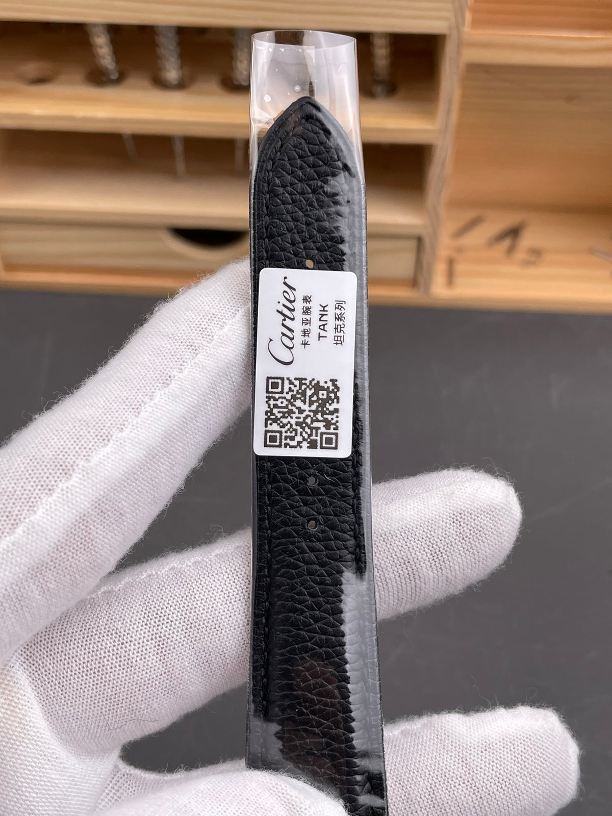 Tank Must Black Dial