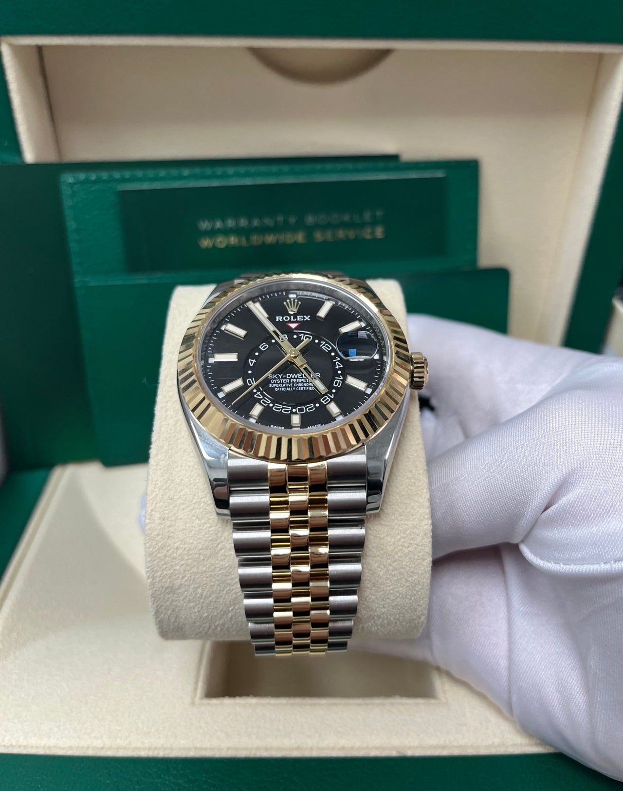 Sky-Dweller Yellow Rolesor Black Dial Jubilee