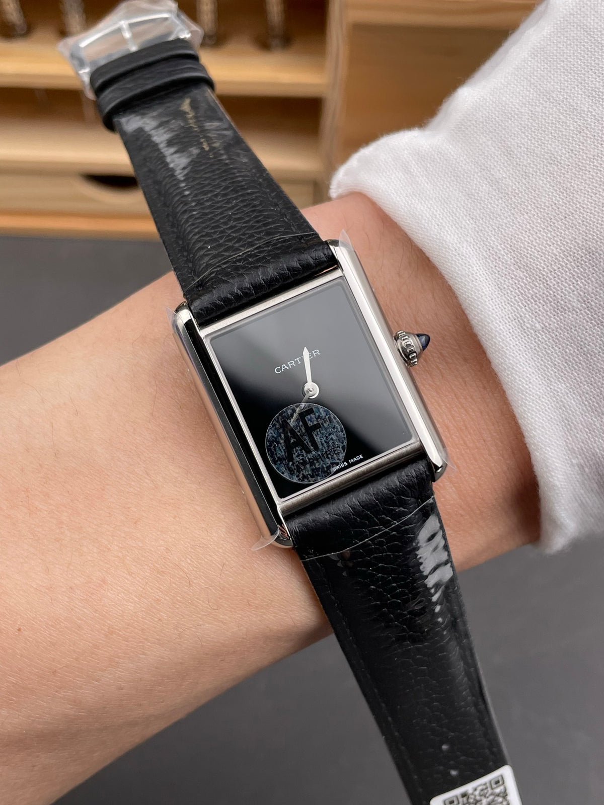 Tank Must Black Dial