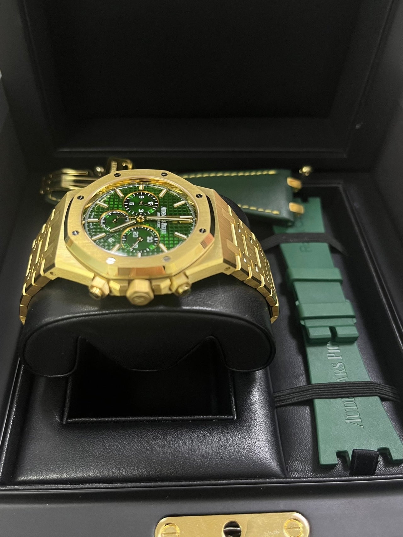 Royal Oak Selfwinding Chronograph 41 Yellow Gold