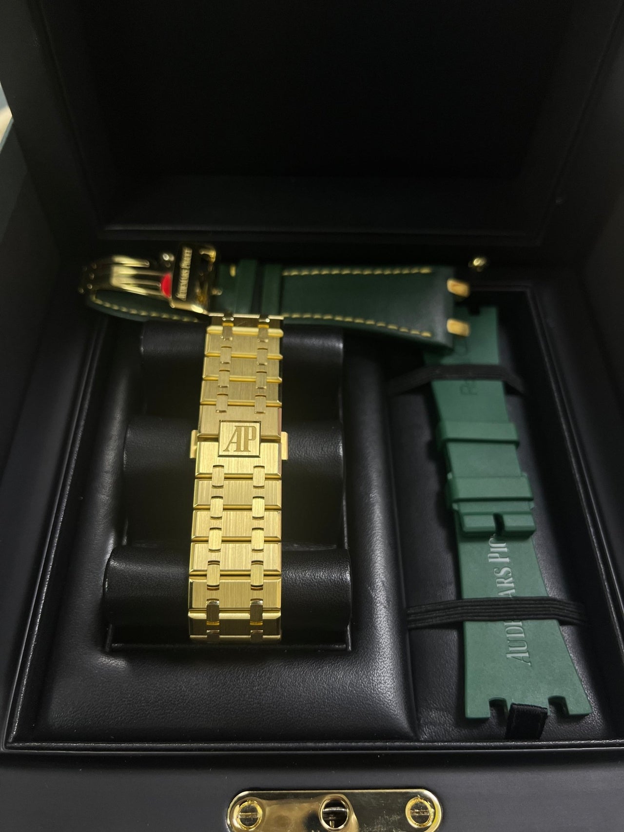 Royal Oak Selfwinding Chronograph 41 Yellow Gold