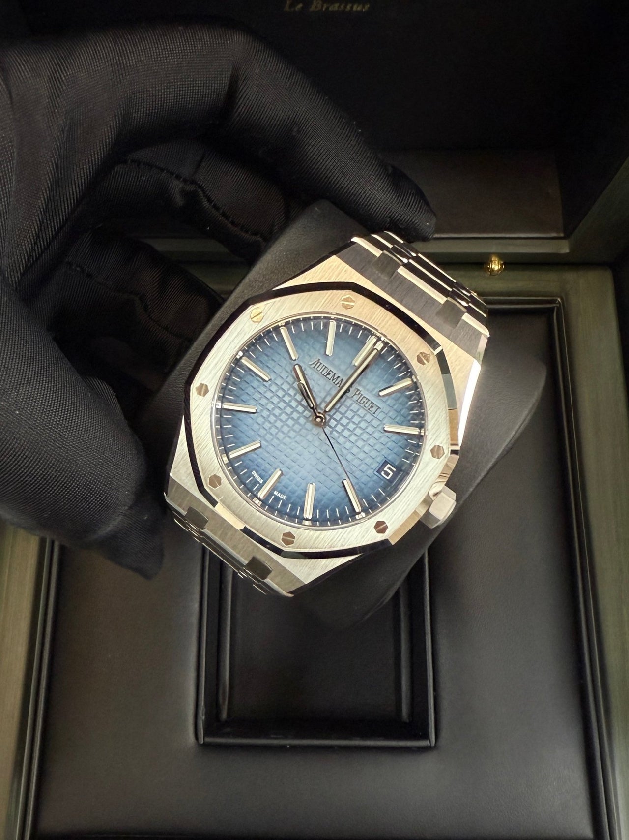 Royal Oak Selfwinding 41 White Gold Smoked Blue