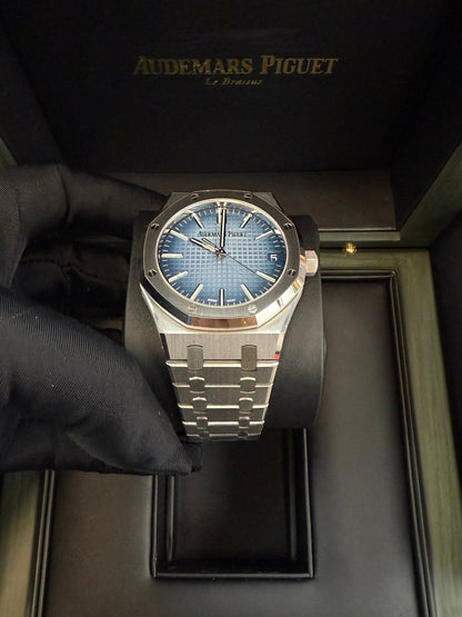 Royal Oak Selfwinding 41 White Gold Smoked Blue