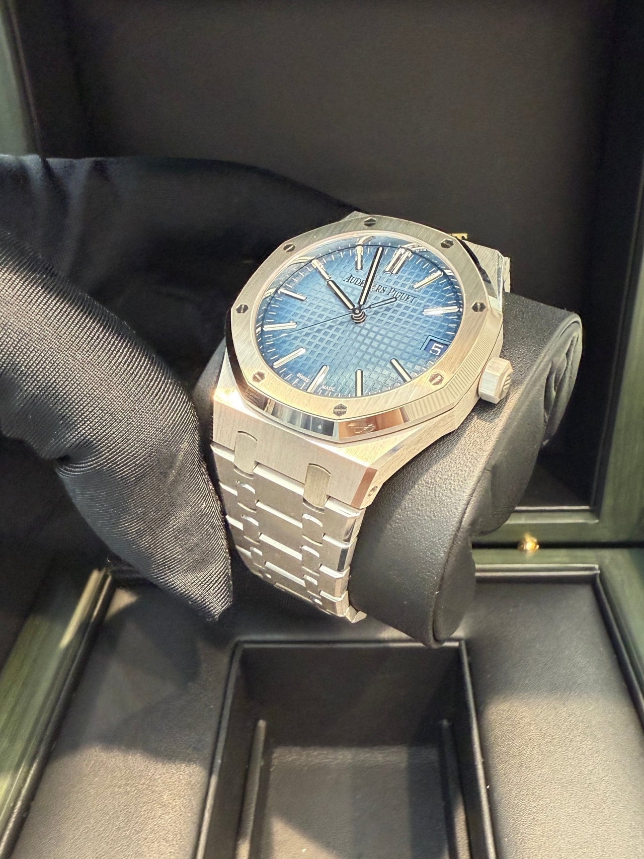 Royal Oak Selfwinding 41 White Gold Smoked Blue