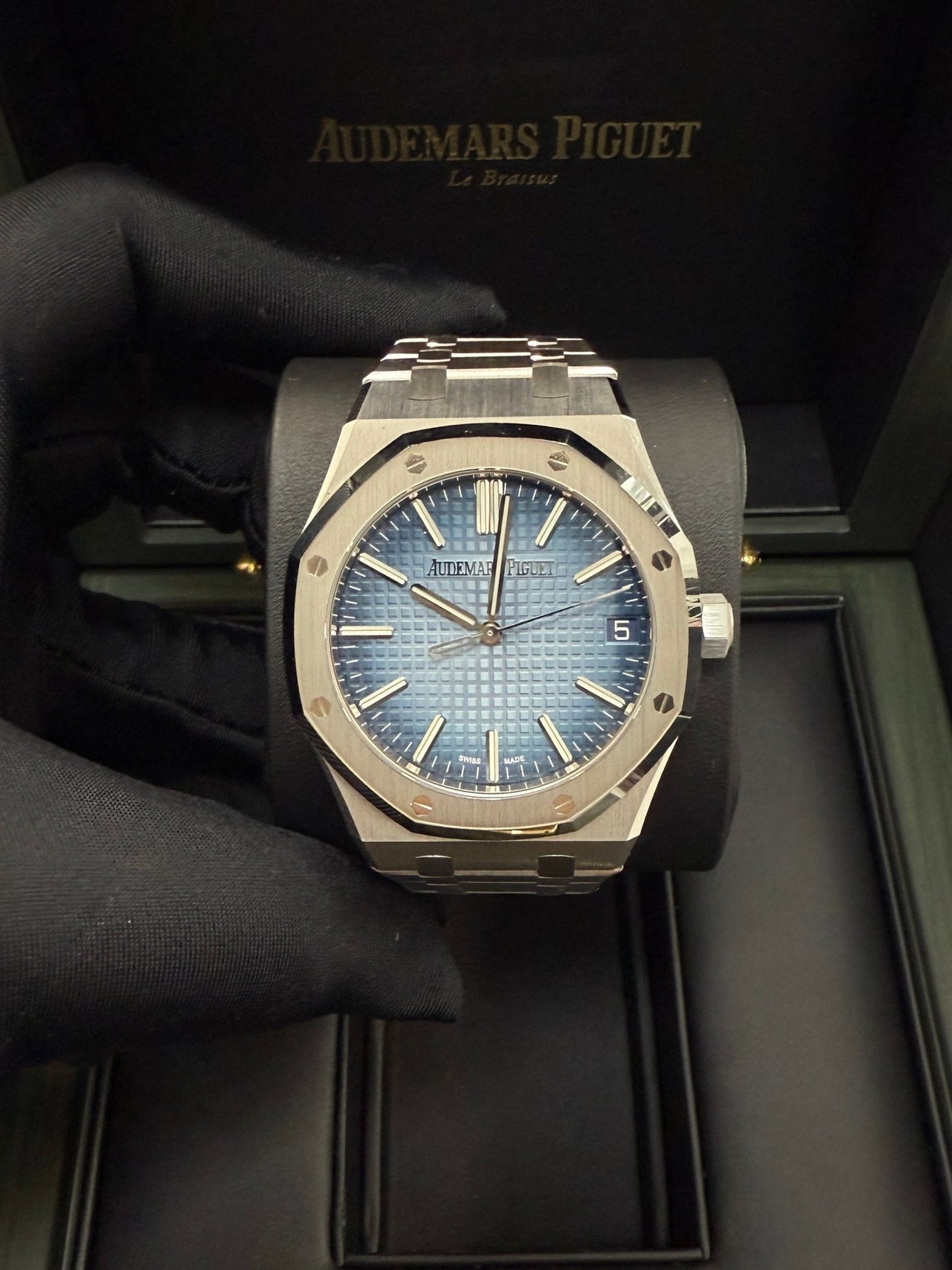 Royal Oak Selfwinding 41 White Gold Smoked Blue