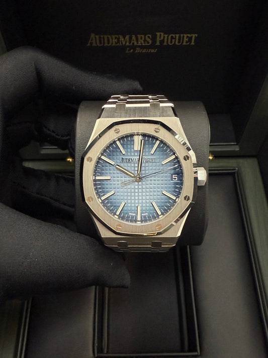 Royal Oak Selfwinding 41 White Gold Smoked Blue