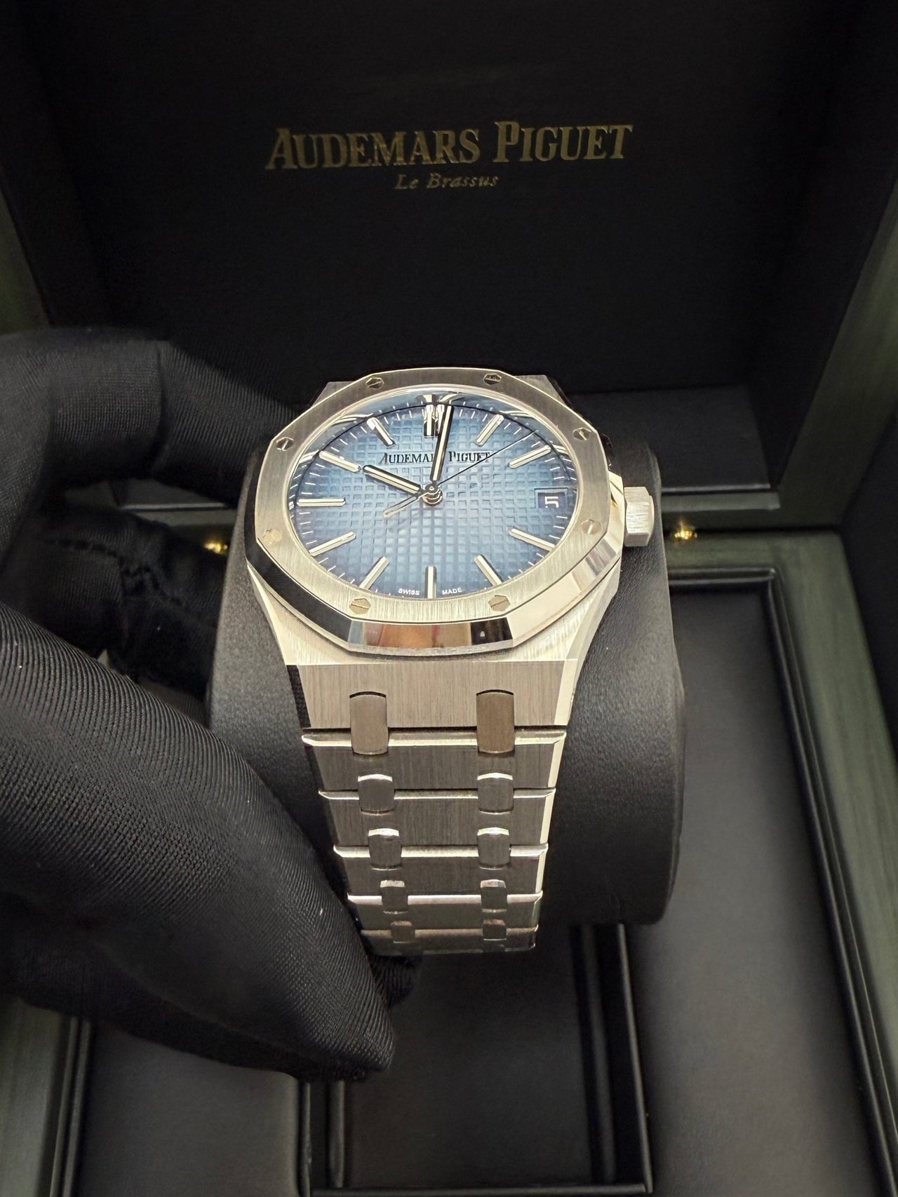 Royal Oak Selfwinding 41 White Gold Smoked Blue