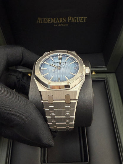 Royal Oak Selfwinding 41 White Gold Smoked Blue
