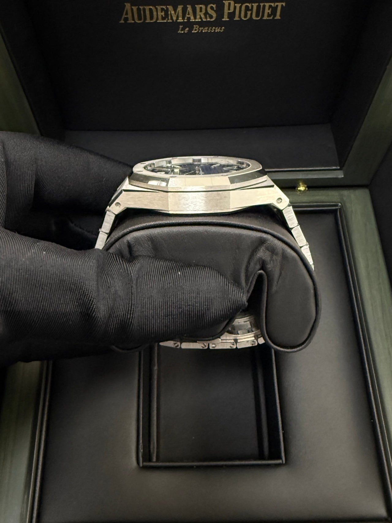 Royal Oak Selfwinding 41 White Gold Smoked Blue