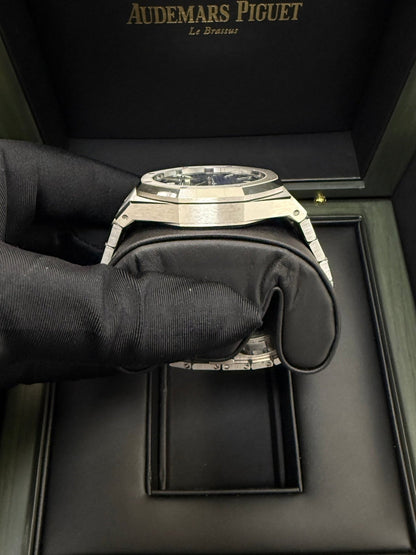 Royal Oak Selfwinding 41 White Gold Smoked Blue