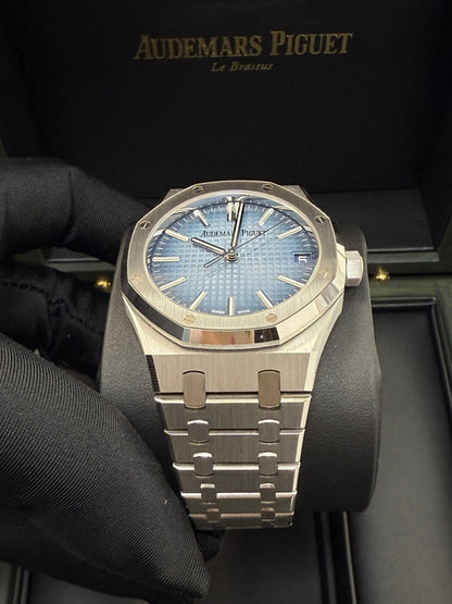 Royal Oak Selfwinding 41 White Gold Smoked Blue