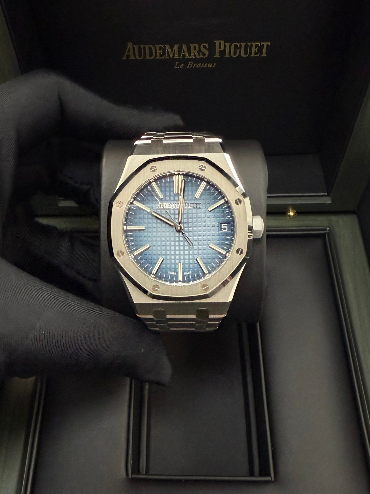 Royal Oak Selfwinding 41 White Gold Smoked Blue