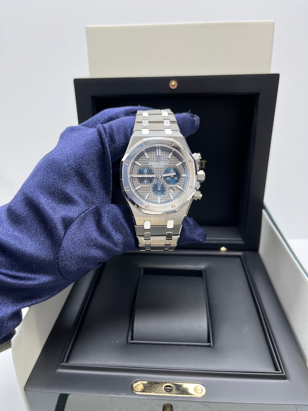 Royal Oak Chronograph 41 Platinum and Titanium Limited Edition
