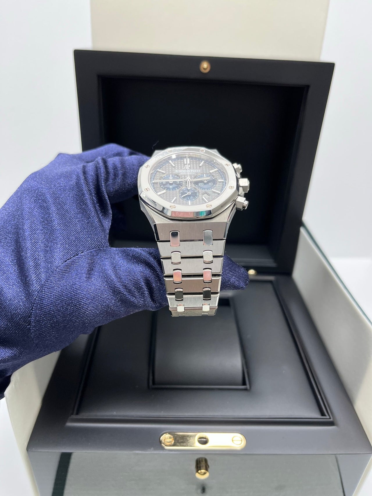 Royal Oak Chronograph 41 Platinum and Titanium Limited Edition