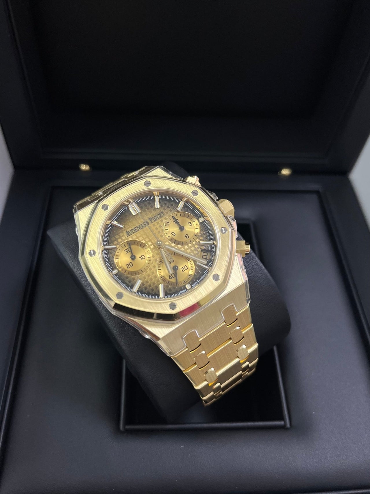 Royal Oak Chronograph 41 Yellow Gold Smoked Champagne