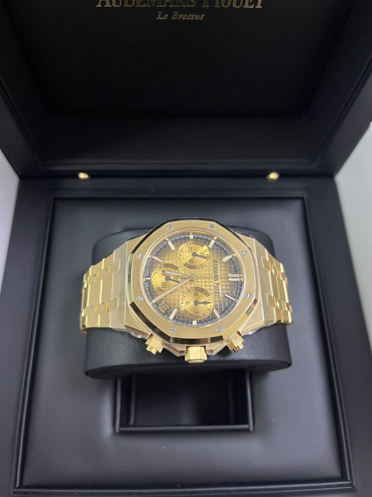 Royal Oak Chronograph 41 Yellow Gold Smoked Champagne