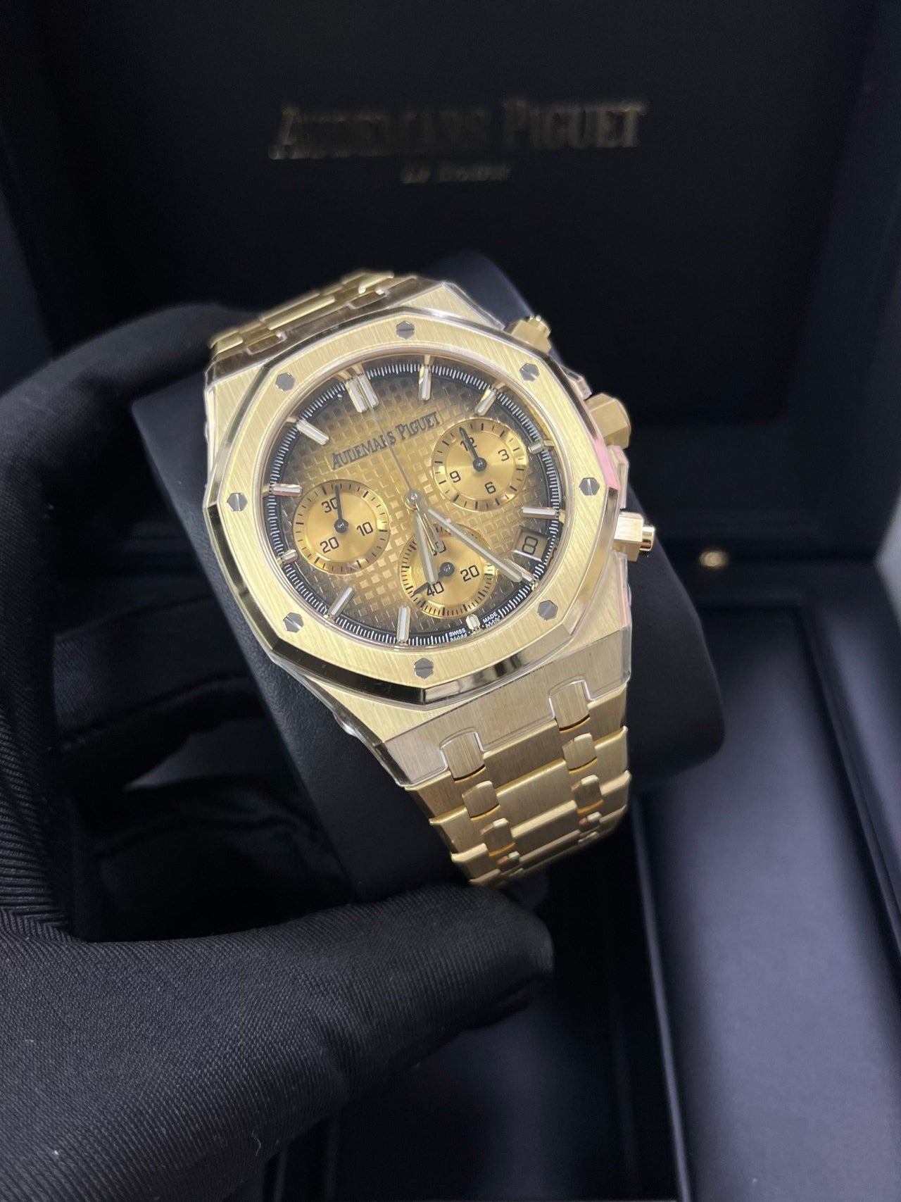 Royal Oak Chronograph 41 Yellow Gold Smoked Champagne
