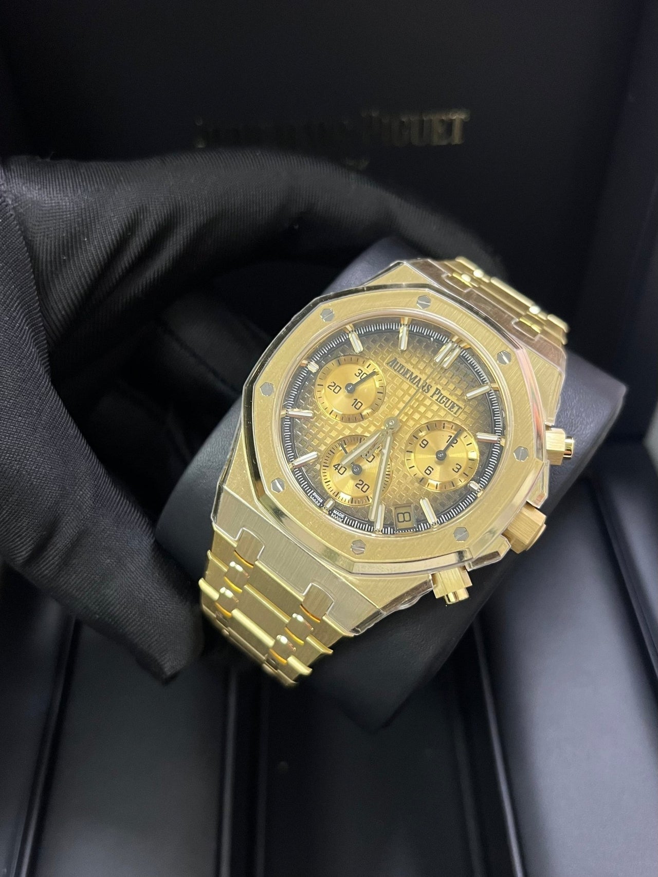 Royal Oak Chronograph 41 Yellow Gold Smoked Champagne