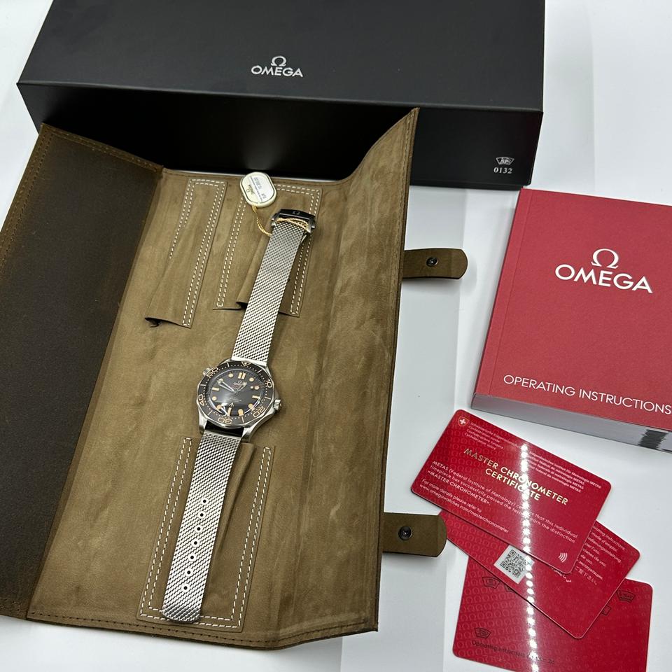 Seamaster Diver 300M '007 Edition' Titanium