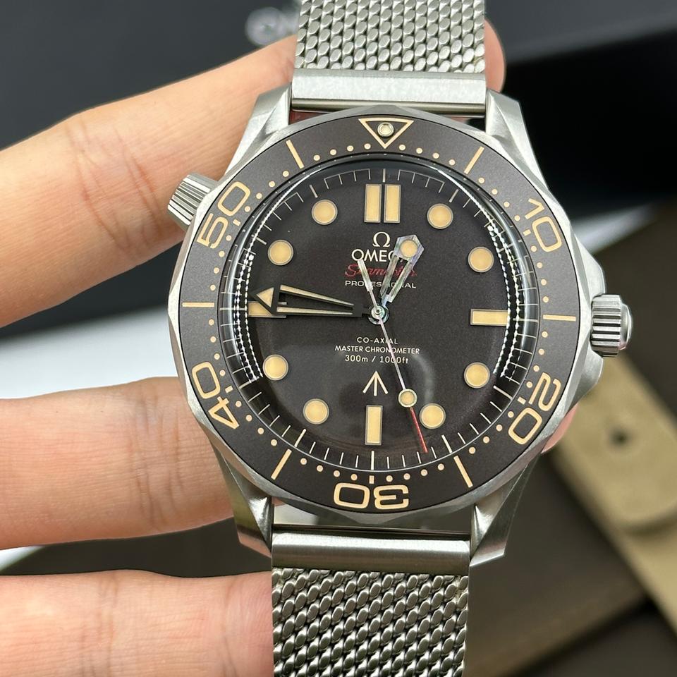 Seamaster Diver 300M '007 Edition' Titanium