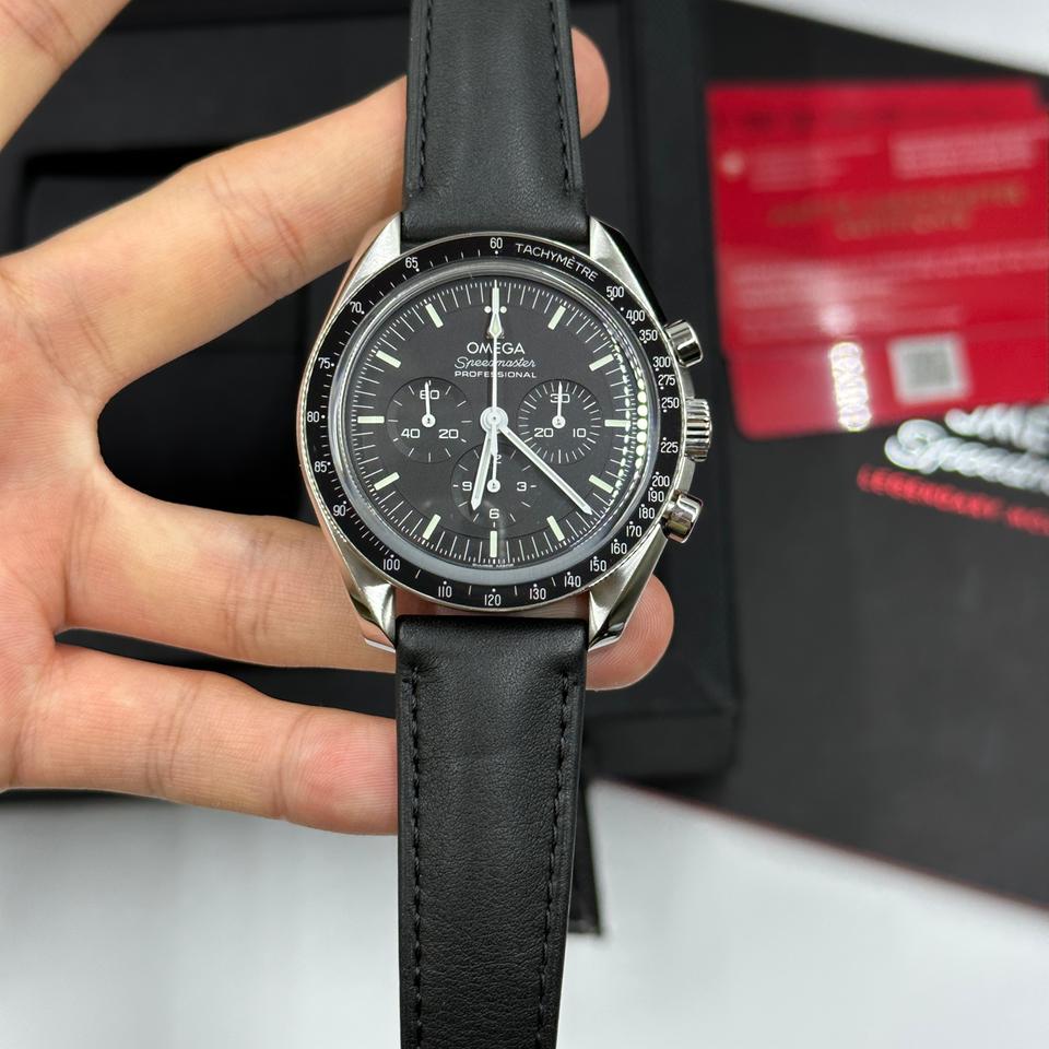 Speedmaster Moonwatch Sapphire Leather Strap