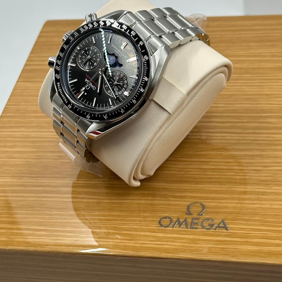 Speedmaster Moonphase Black Dial