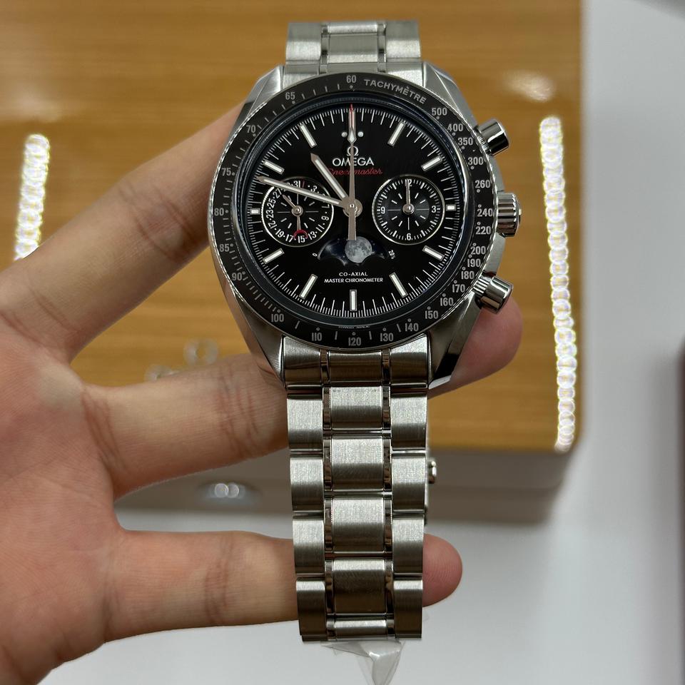 Speedmaster Moonphase Black Dial