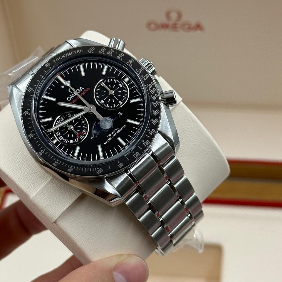Speedmaster Moonphase Black Dial