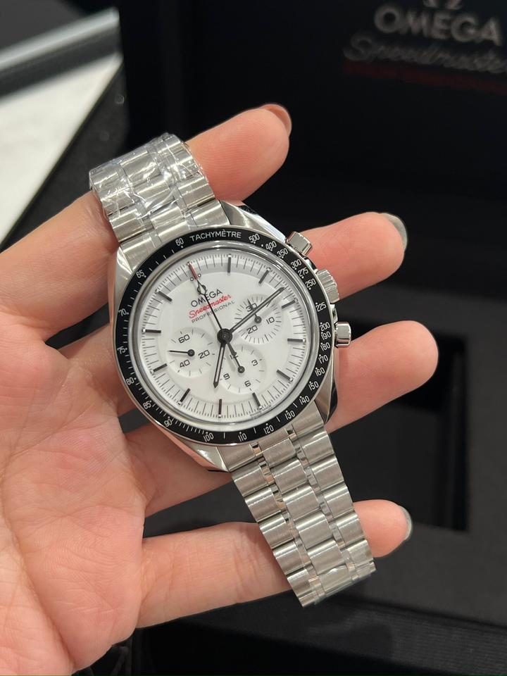 Speedmaster Moonwatch White Dial