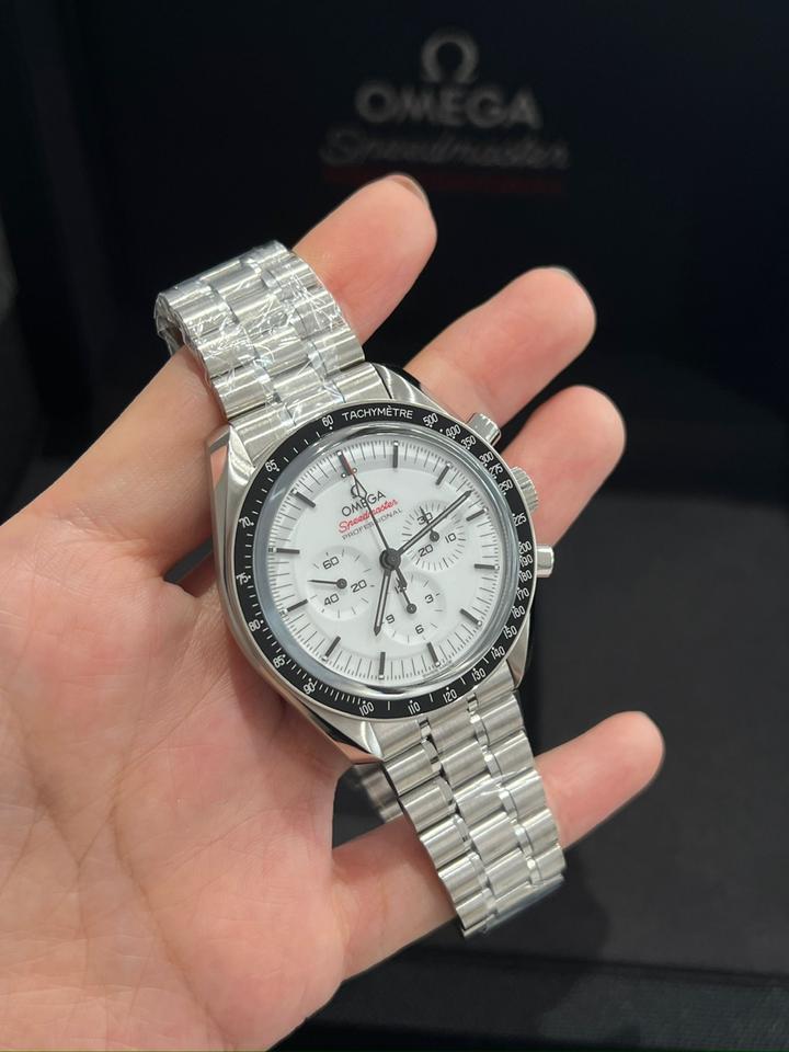 Speedmaster Moonwatch White Dial