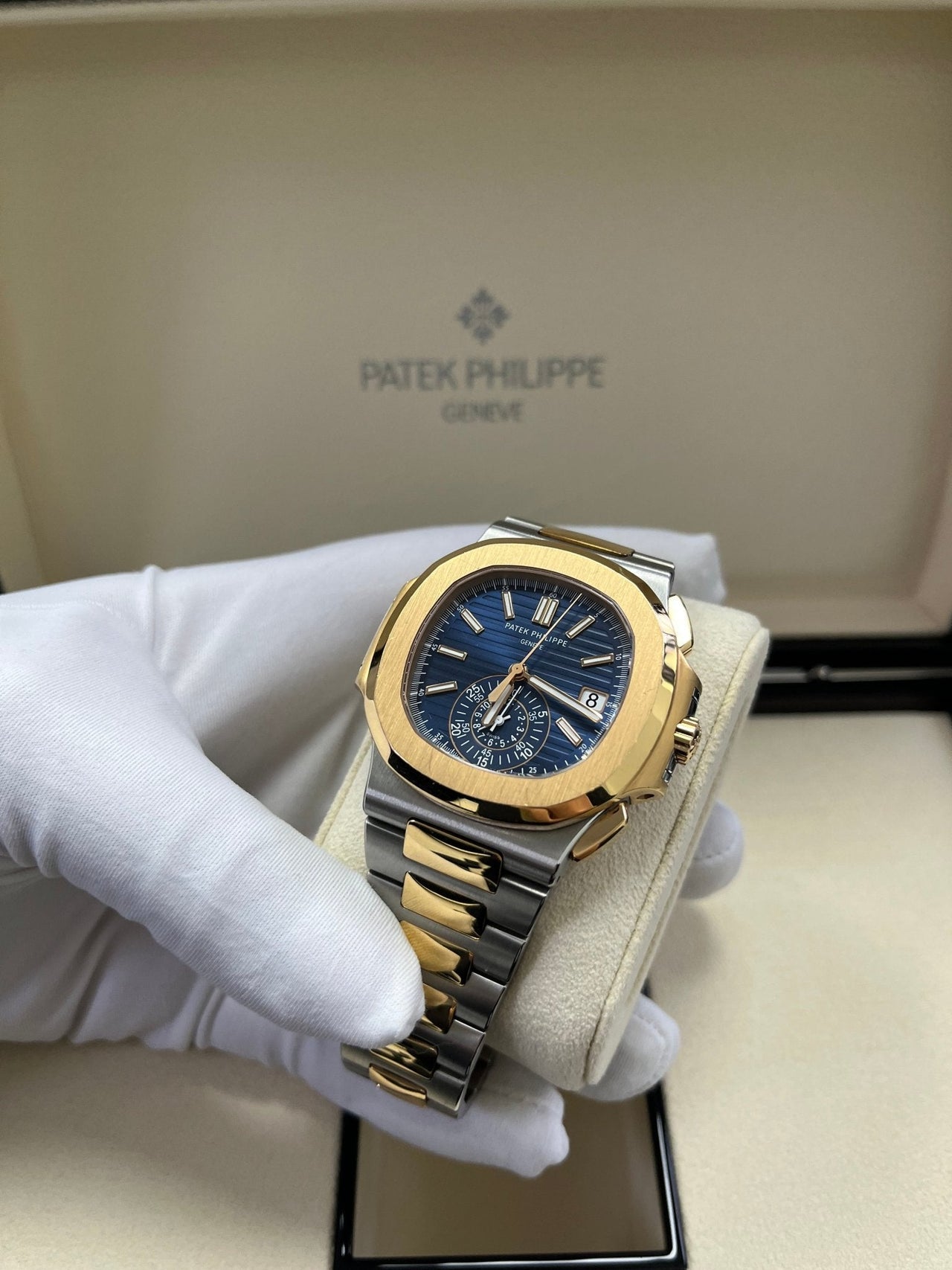 Nautilus Chronograph Two-Tone 5980/1AR-001