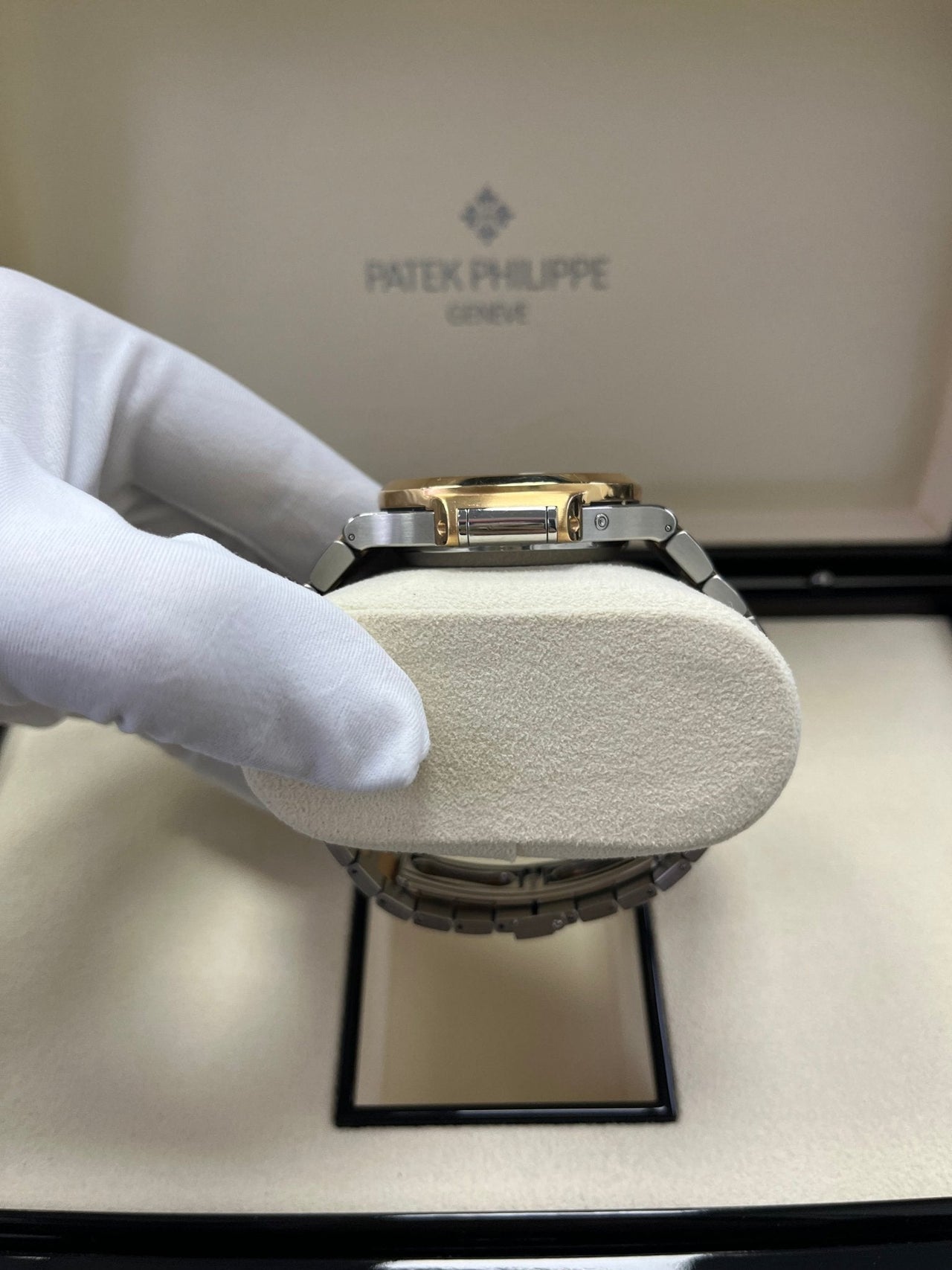 Nautilus Chronograph Two-Tone 5980/1AR-001