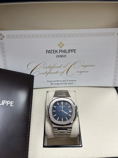 Nautilus Blue Dial White Gold 5811/1G-001