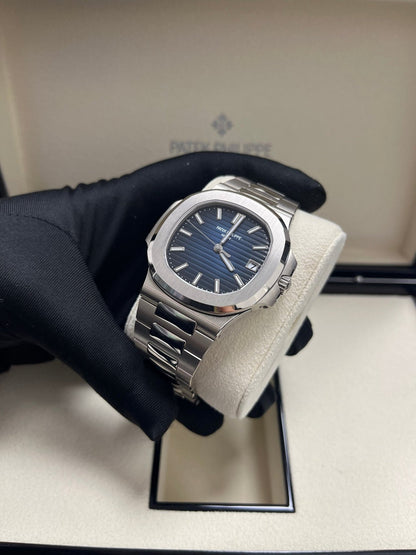 Nautilus Blue Dial White Gold 5811/1G-001