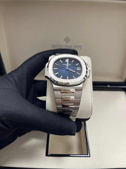 Nautilus Blue Dial White Gold 5811/1G-001