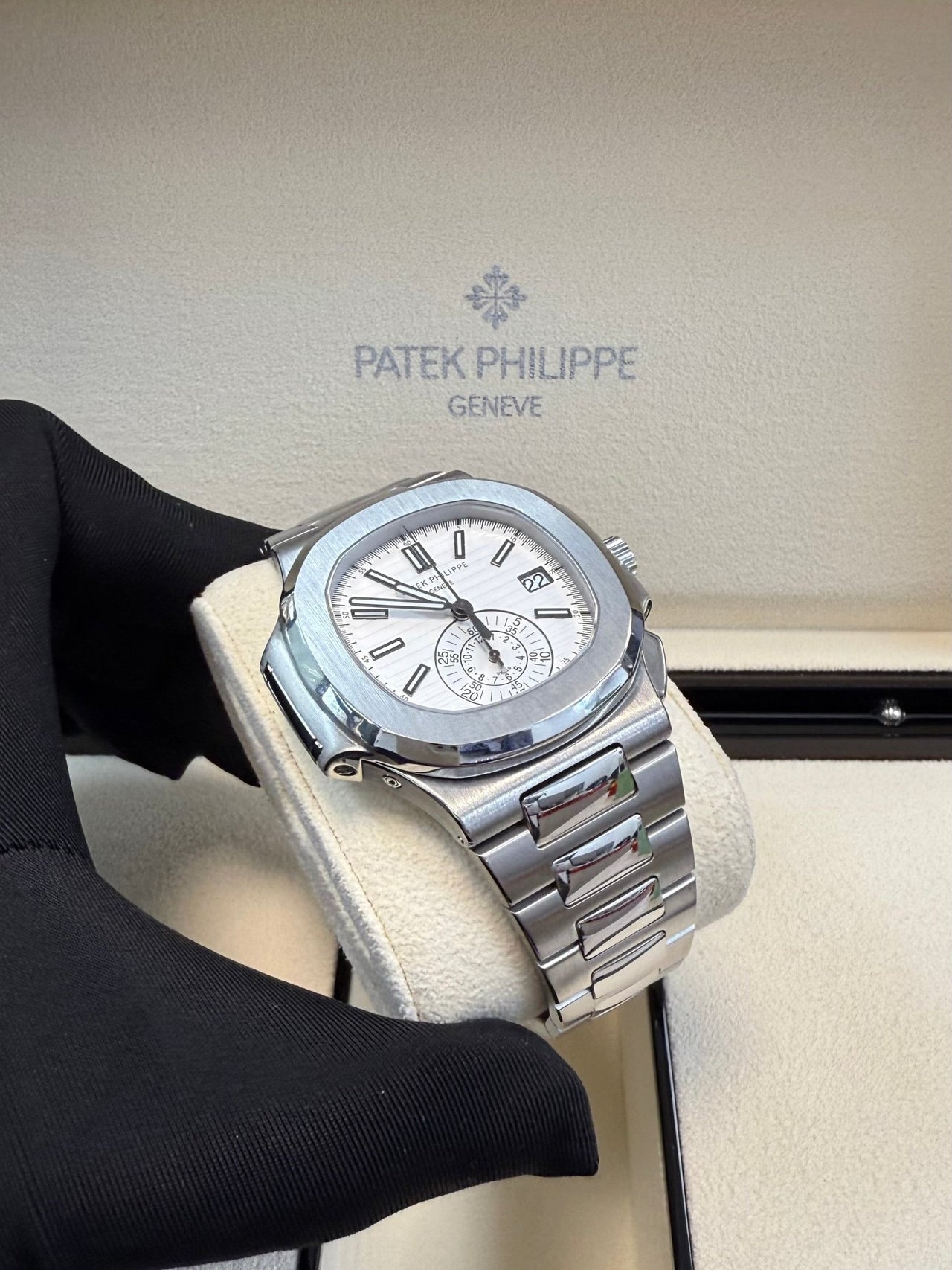 Nautilus Chronograph White Dial 5980/1A-019
