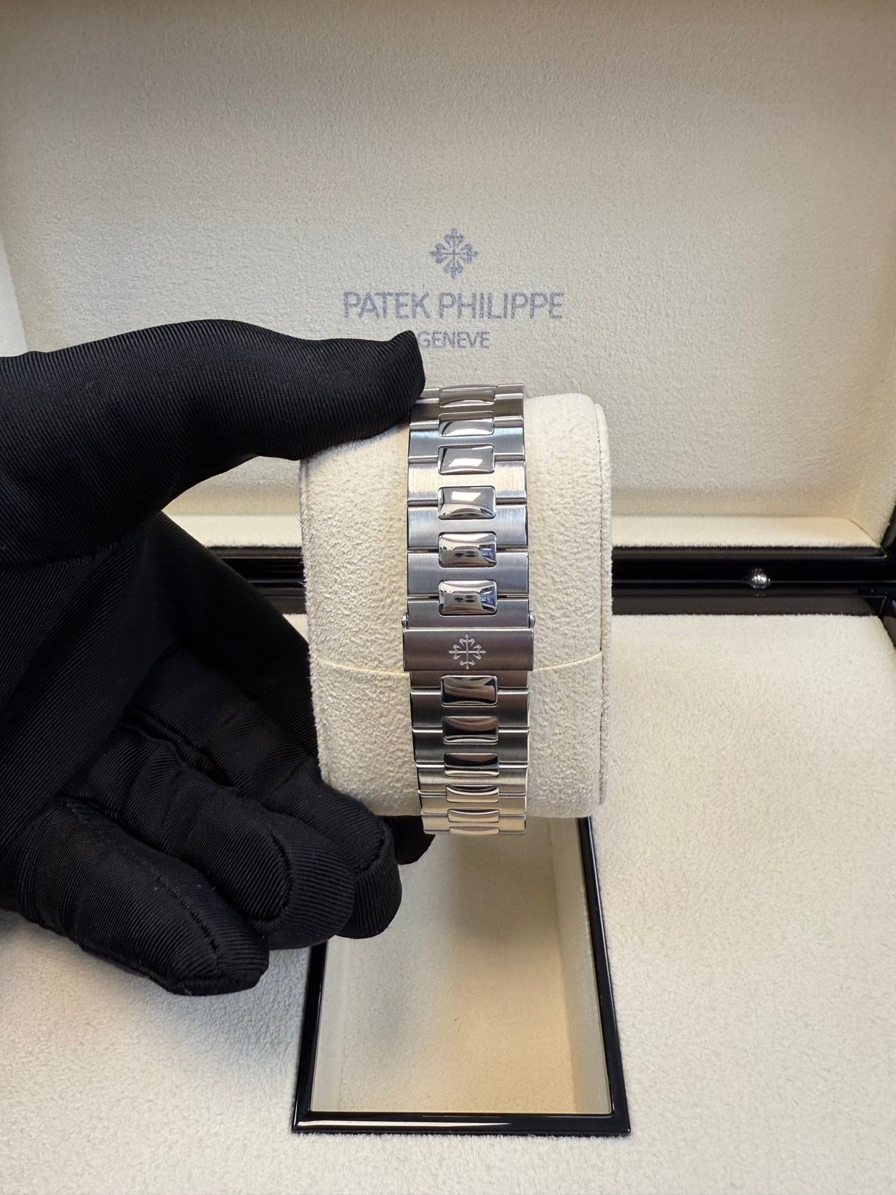 Nautilus Chronograph White Dial 5980/1A-019