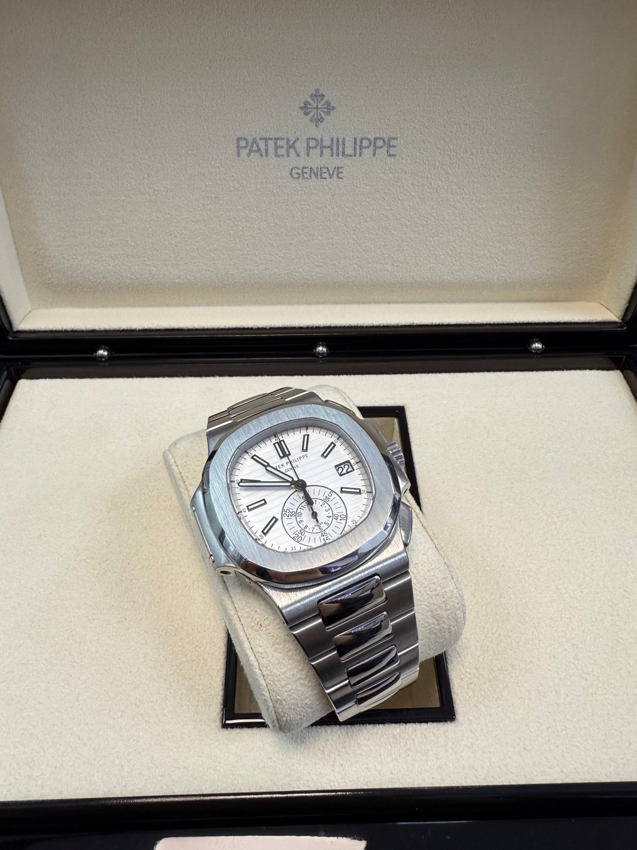 Nautilus Chronograph White Dial 5980/1A-019