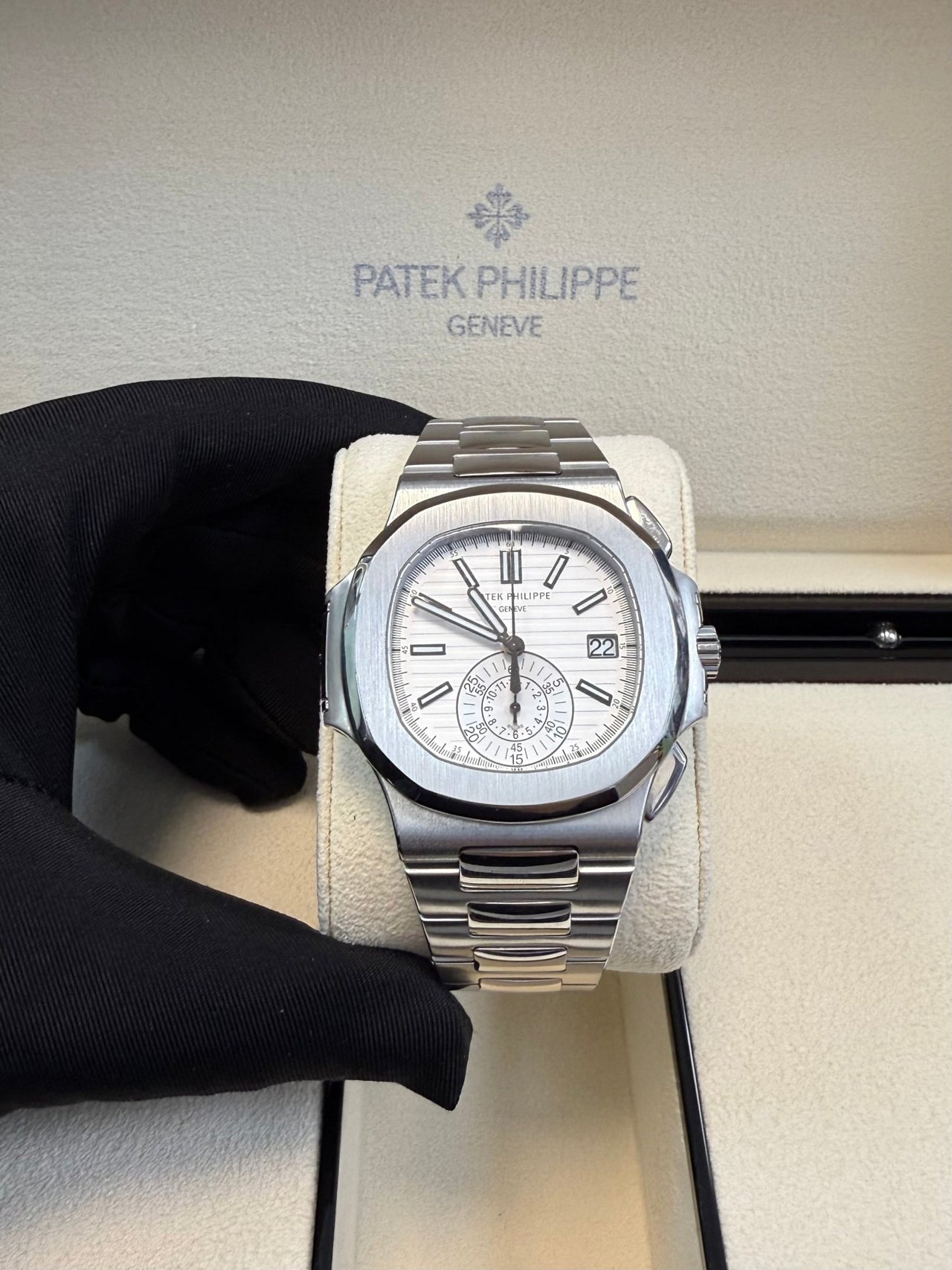 Nautilus Chronograph White Dial 5980/1A-019