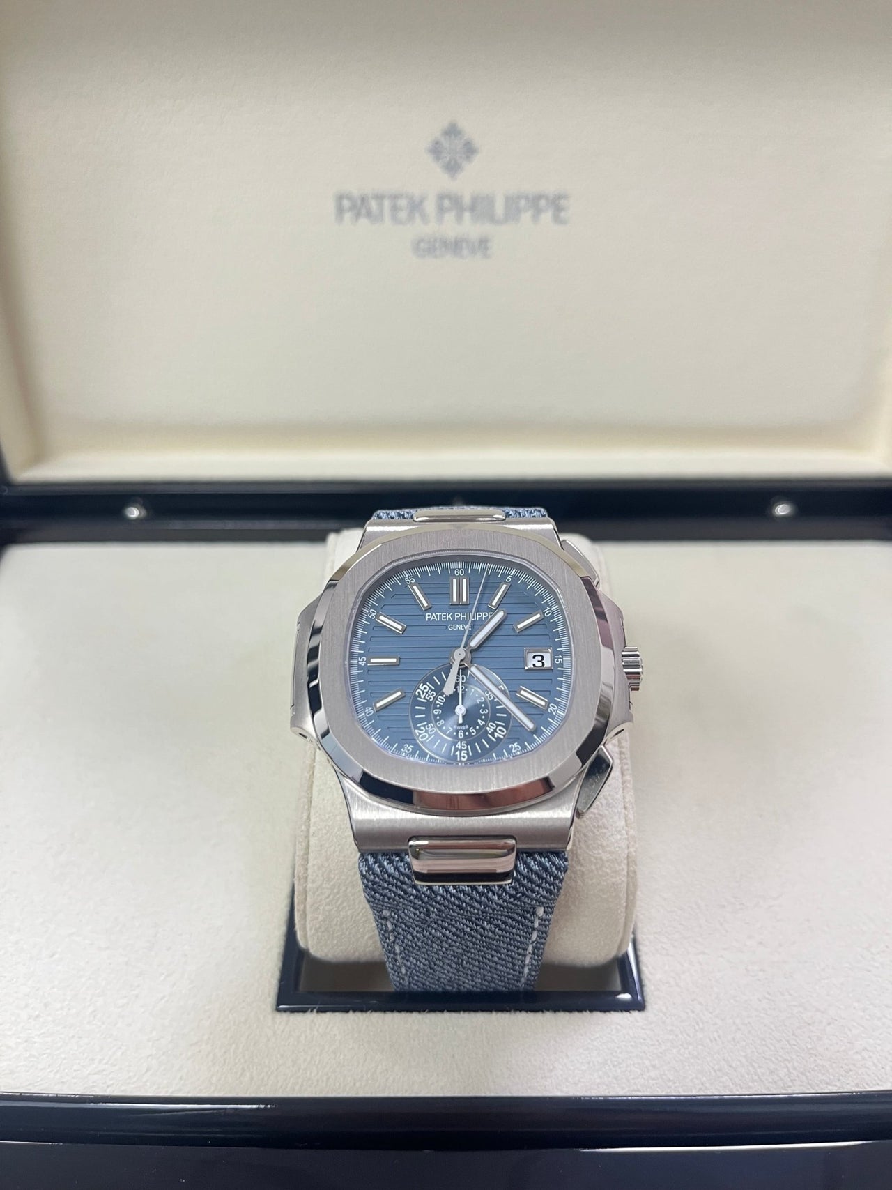Nautilus Flyback Chronograph White Gold 5980/60G