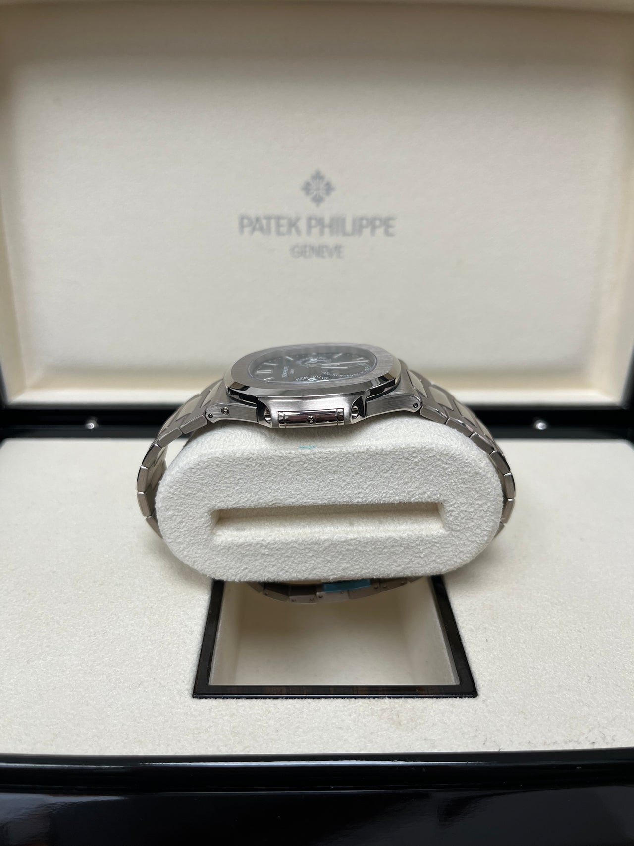 Nautilus Perpetual Calendar White Gold 5740/1G-001
