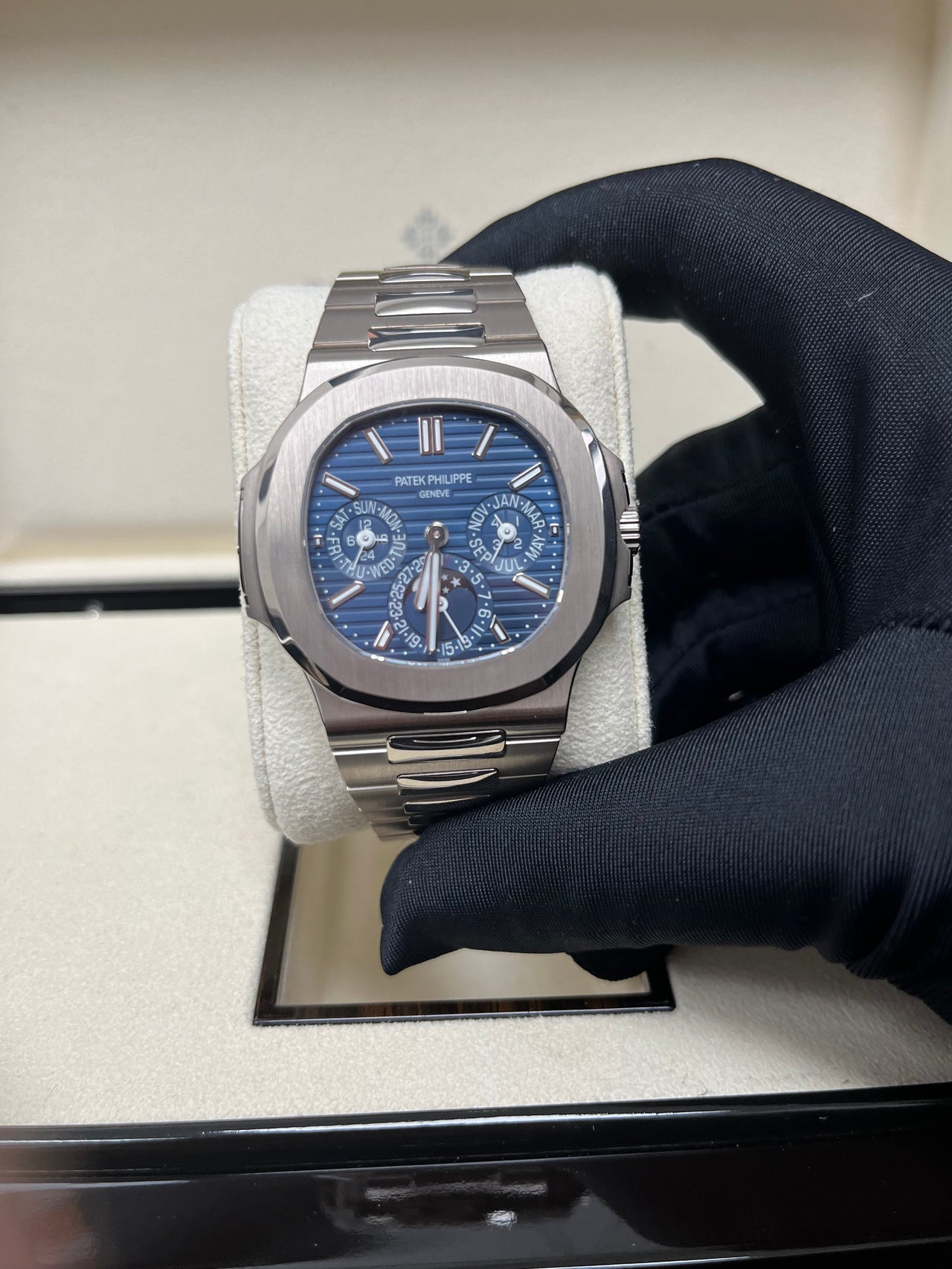 Nautilus Perpetual Calendar White Gold 5740/1G-001
