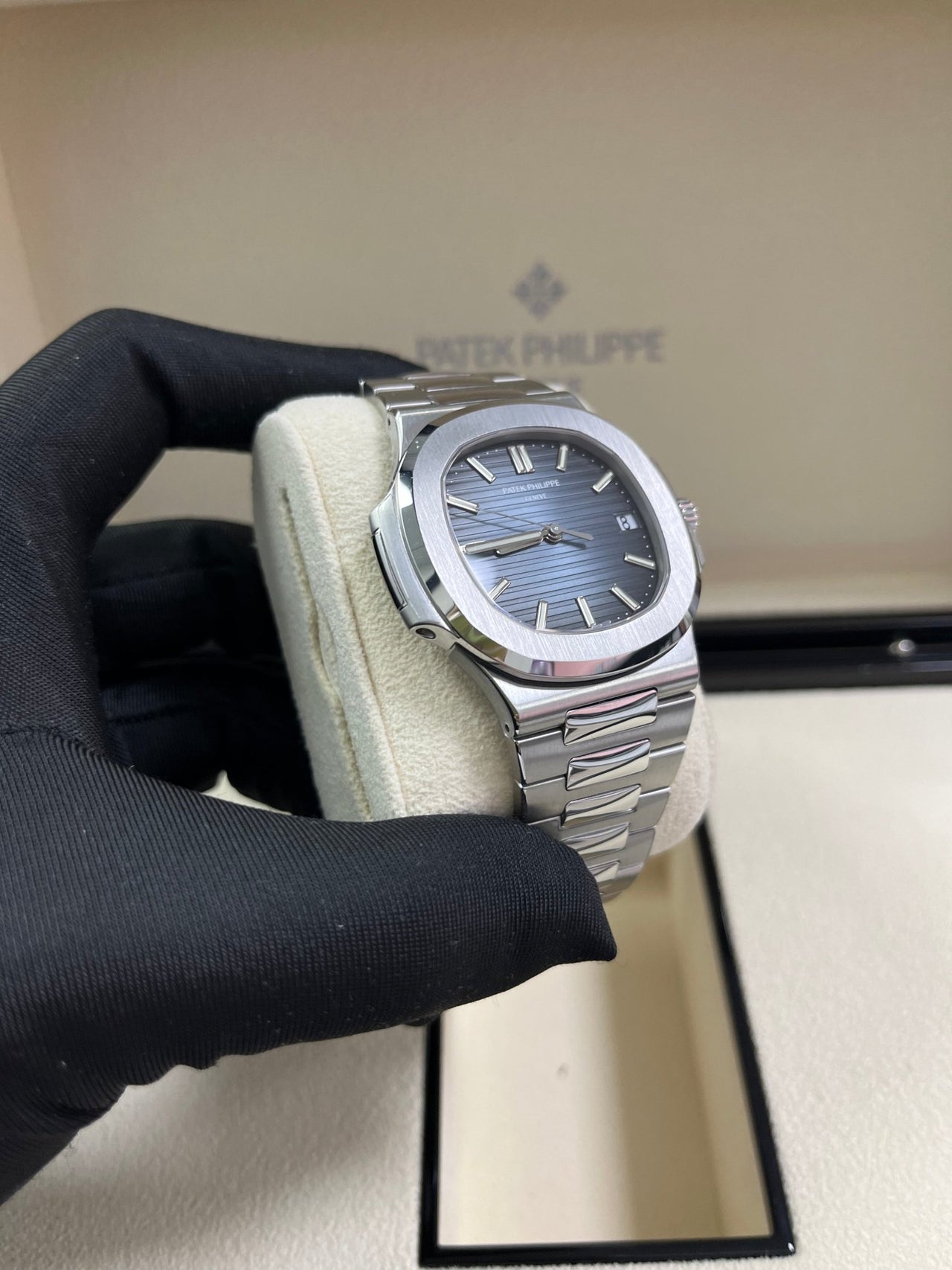 Nautilus 5711/1A-010 Steel Blue Dial
