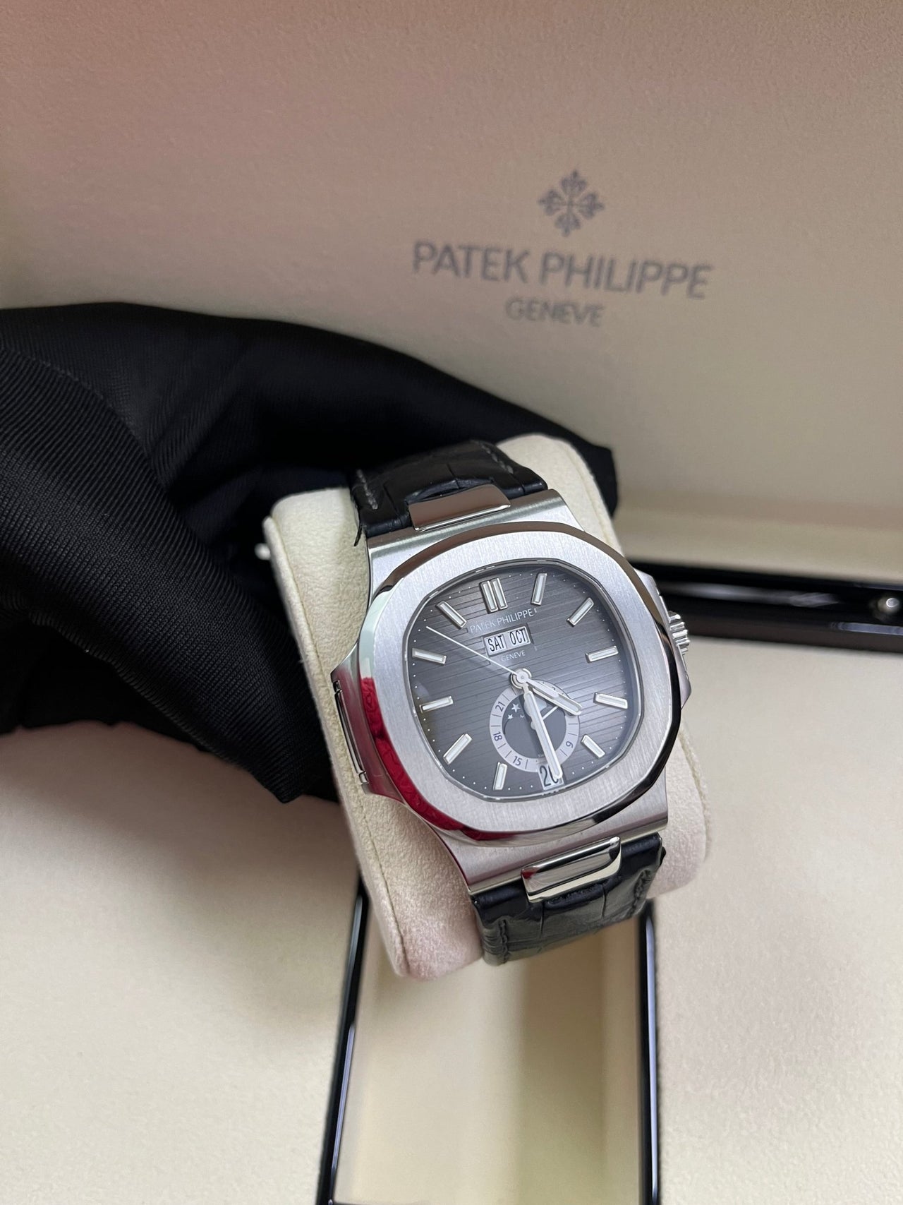 Nautilus Annual Calendar 5726A-001 Leather Strap