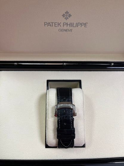 Nautilus Annual Calendar 5726A-001 Leather Strap