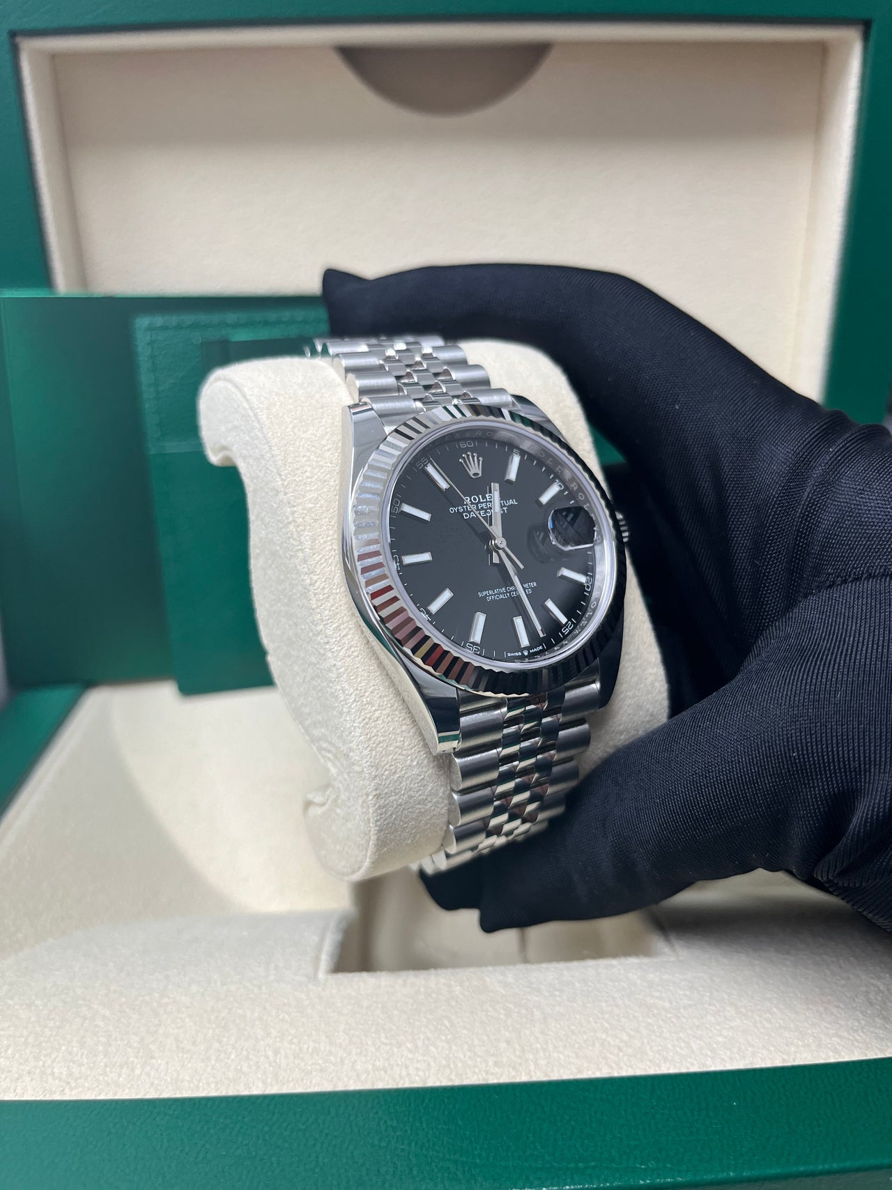 Datejust 41 Black Dial White Gold Fluted Jubilee