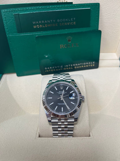 Datejust 41 Black Dial White Gold Fluted Jubilee