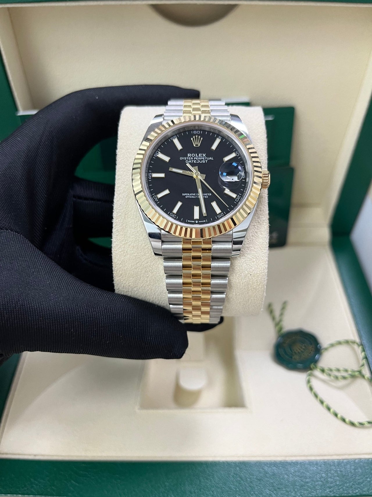 Datejust 41 Black Dial Yellow Gold Jubilee