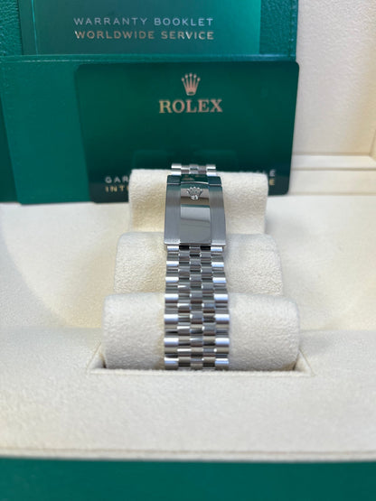 Datejust 41 Blue Dial White Gold Fluted Jubilee