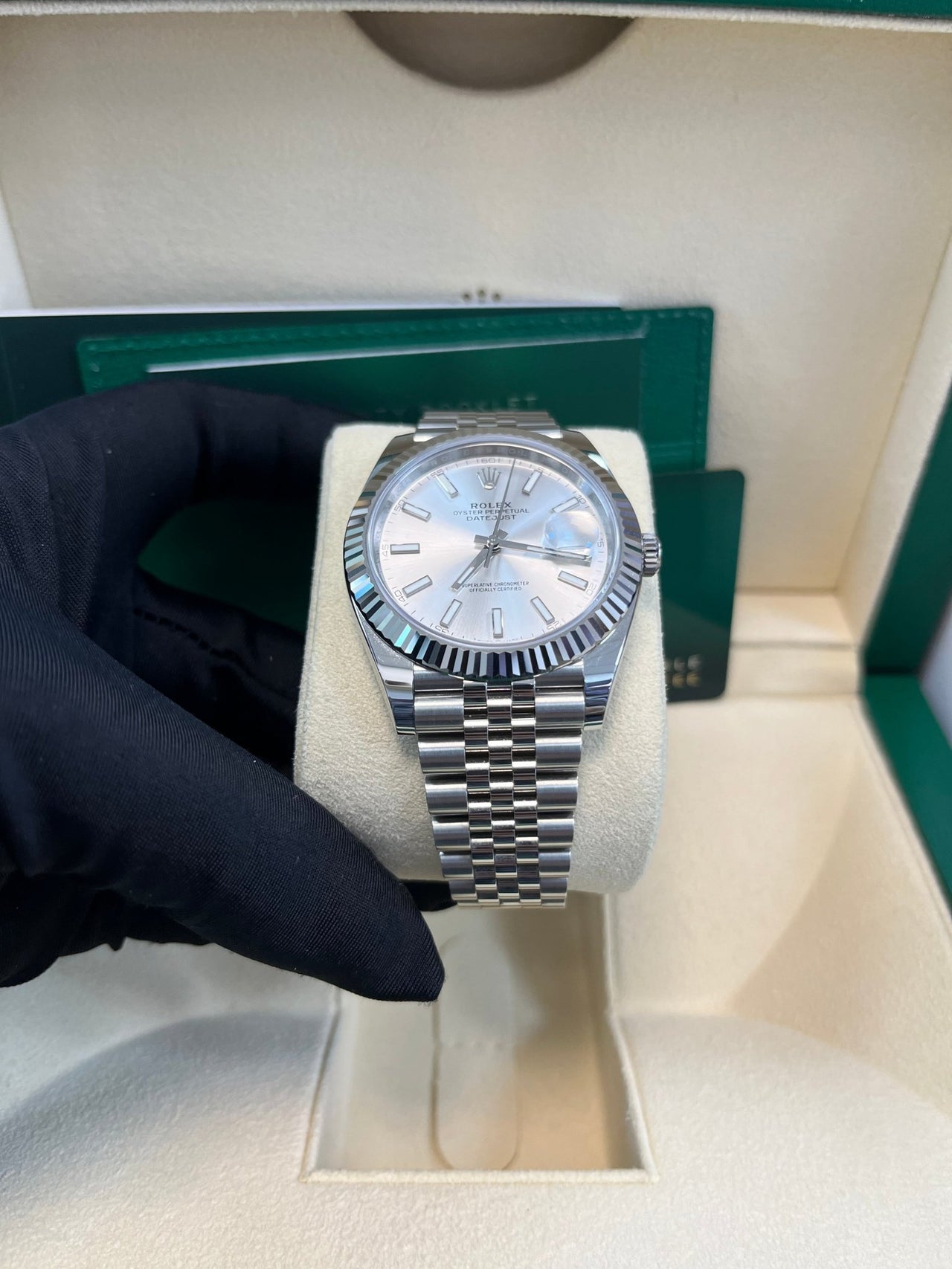 Datejust 41 Silver Dial White Gold Fluted Jubilee